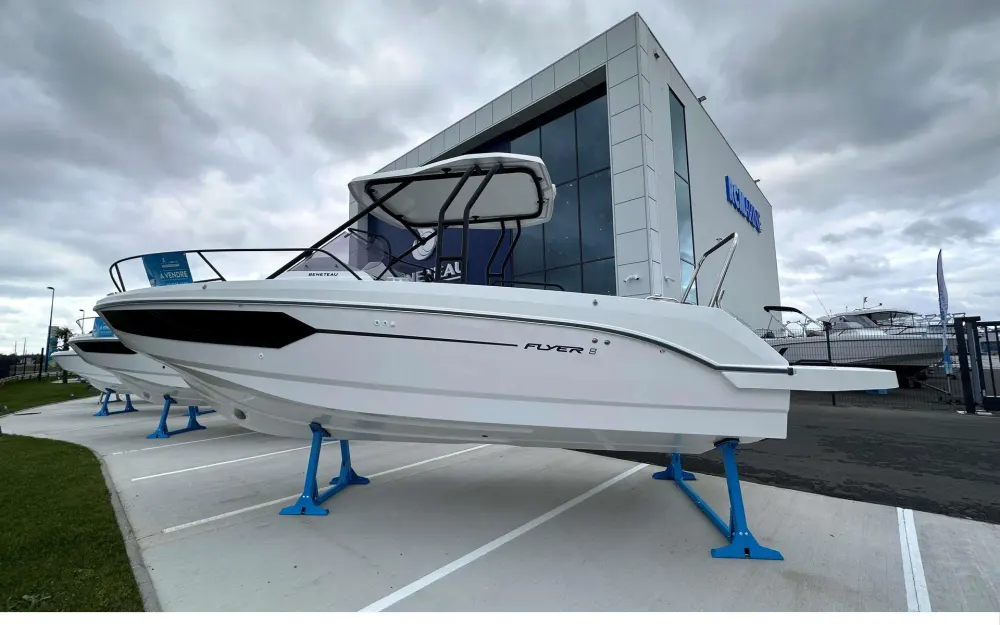 slider 0 Beneteau Flyer 8 SUNdeck V2