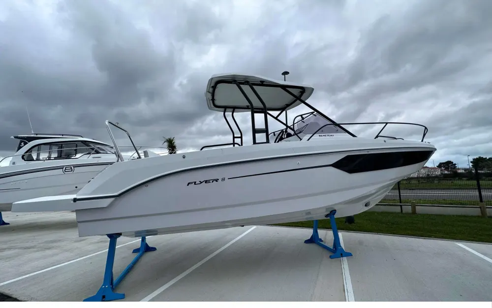 slider 2 Beneteau Flyer 8 SUNdeck V2