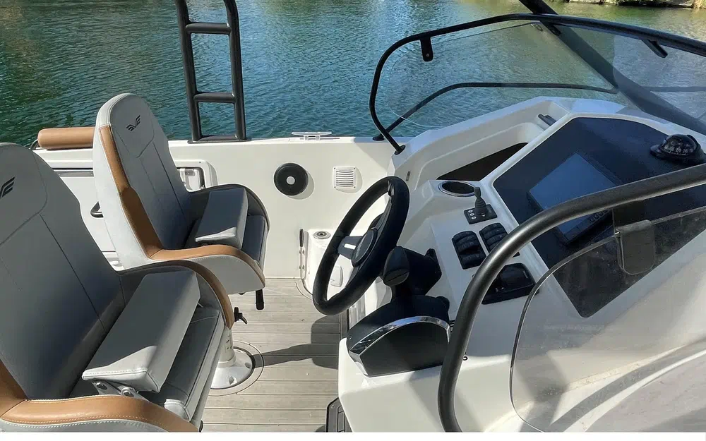 slider 11 Beneteau Flyer 8 SUNdeck V2