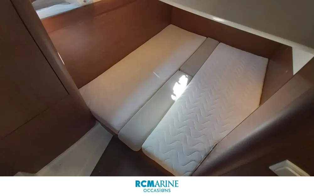 slider 9 Beneteau Antares 36