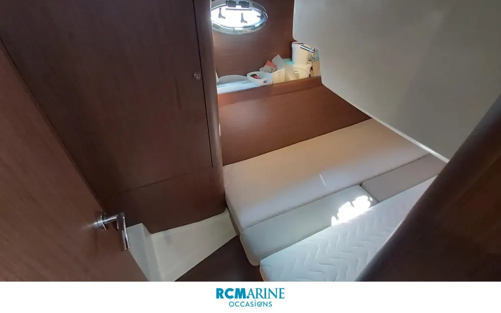 slider 11 Beneteau Antares 36