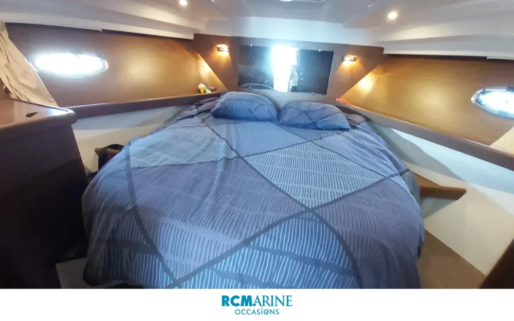 slider 12 Beneteau Antares 36