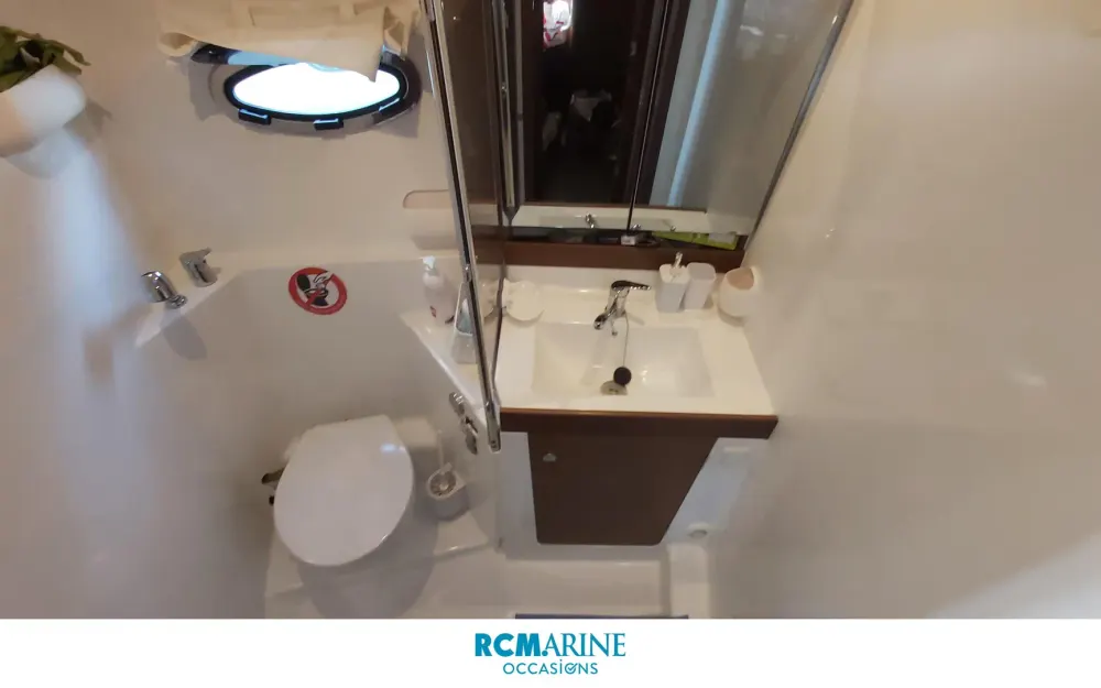 slider 17 Beneteau Antares 36