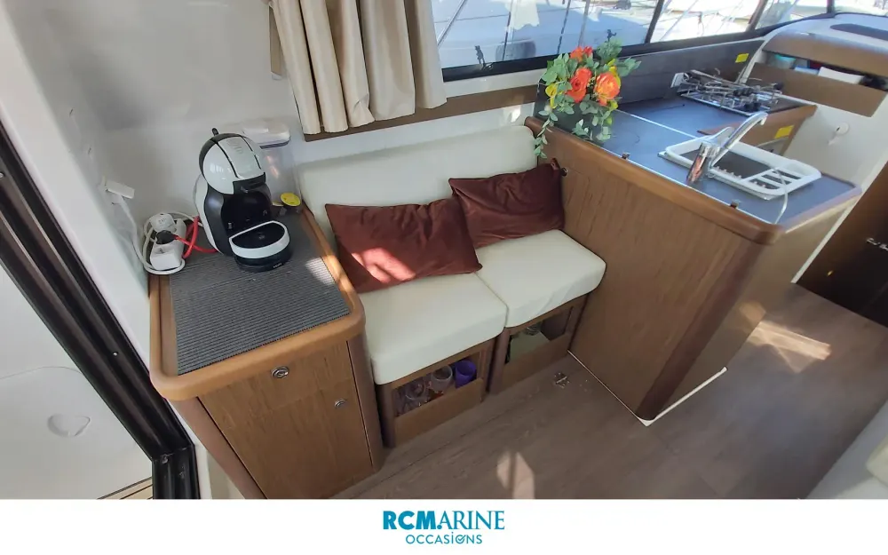 slider 23 Beneteau Antares 36