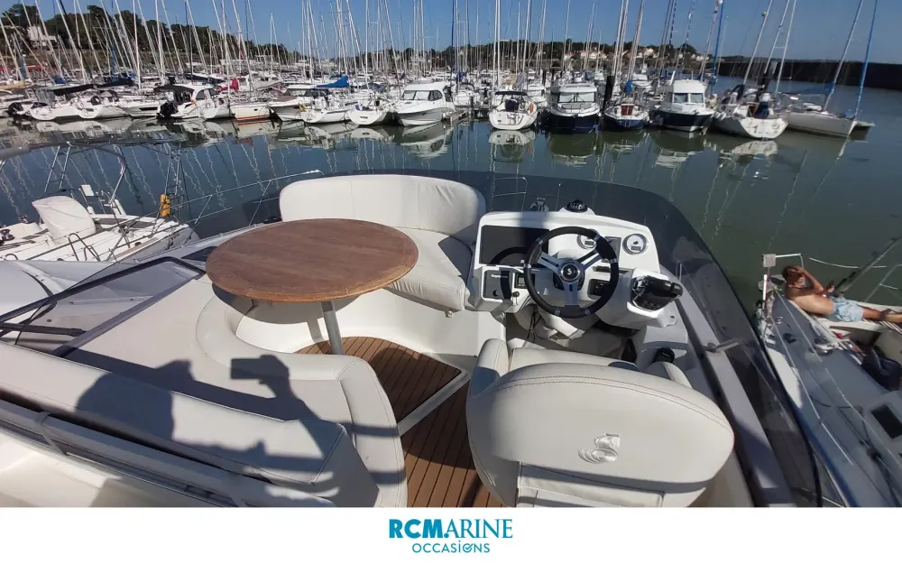 slider 27 Beneteau Antares 36
