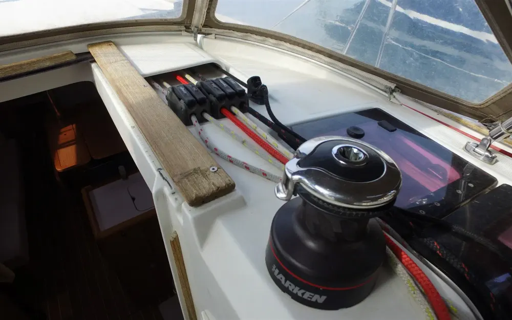 slider 11 Jeanneau Sun Odyssey 379