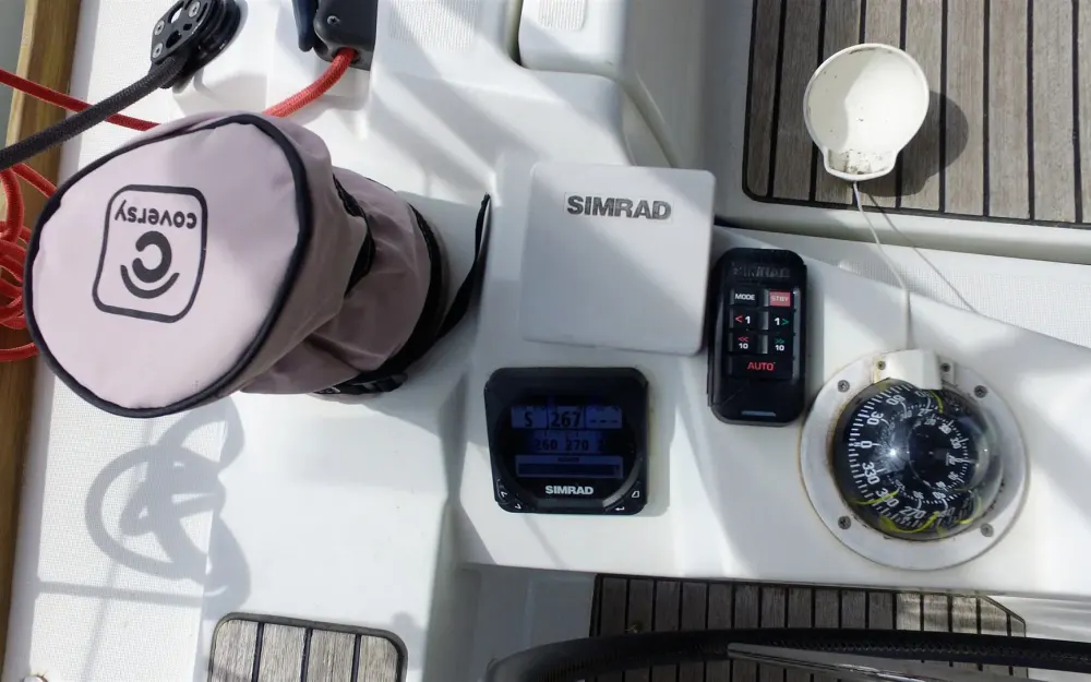 slider 12 Jeanneau Sun Odyssey 379