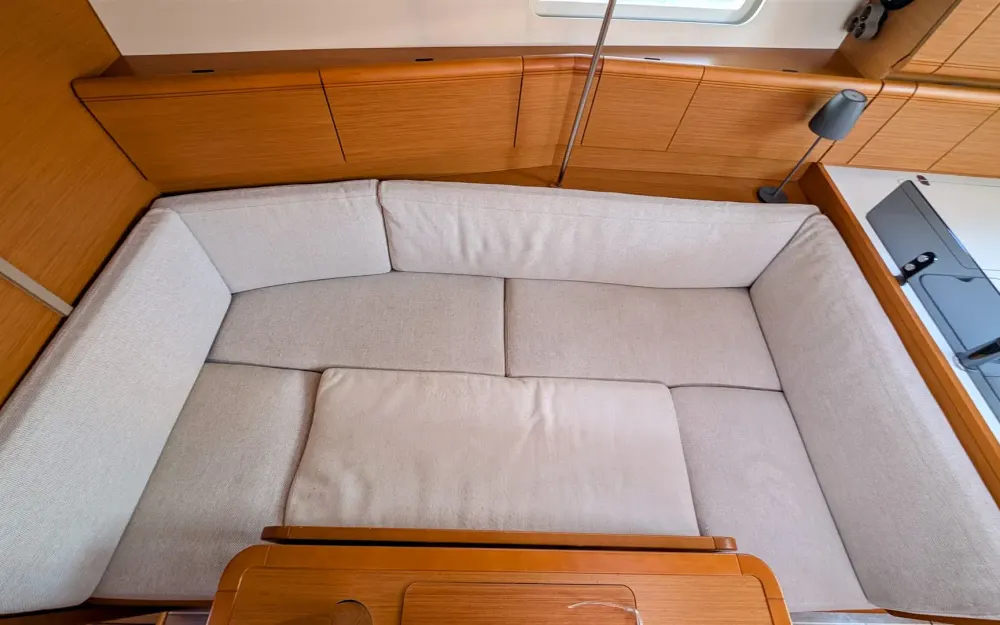 slider 17 Jeanneau Sun Odyssey 379