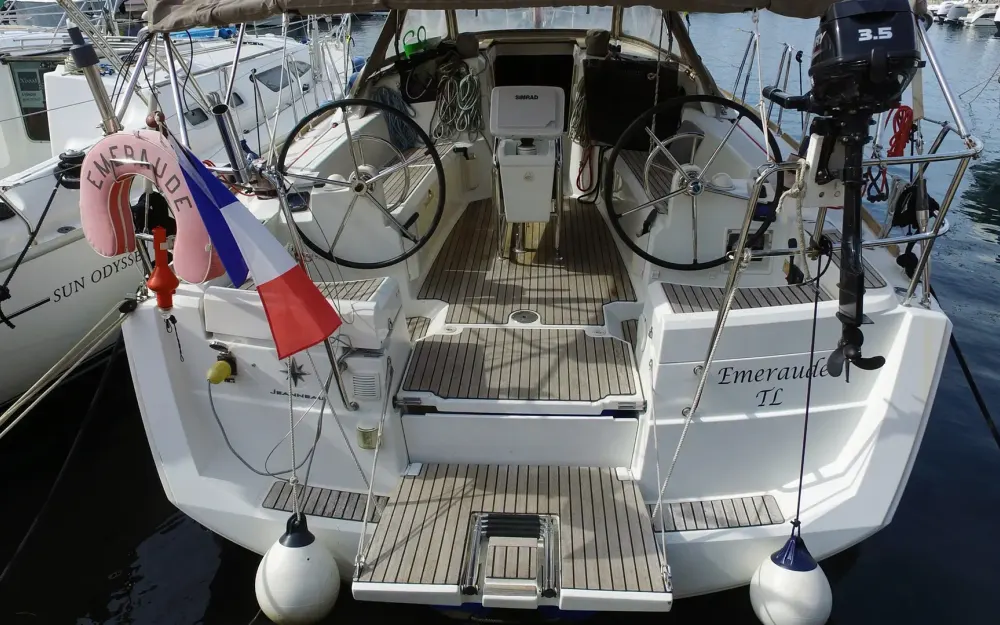 slider 2 Jeanneau Sun Odyssey 379