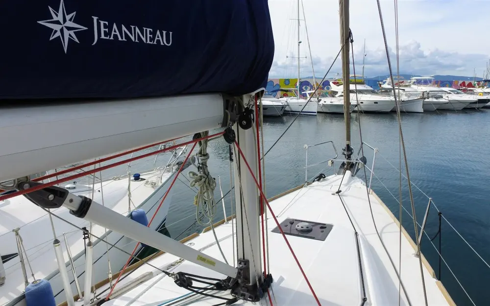 slider 7 Jeanneau Sun Odyssey 379