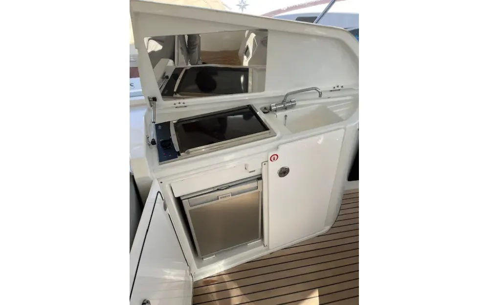 slider 15 Beneteau Gran Turismo 38