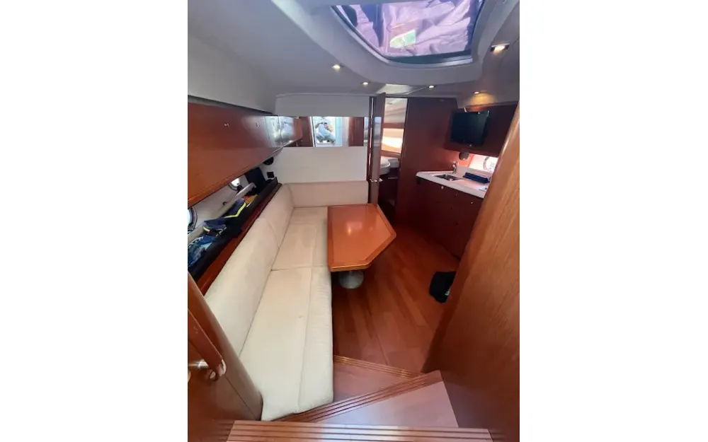 slider 16 Beneteau Gran Turismo 38