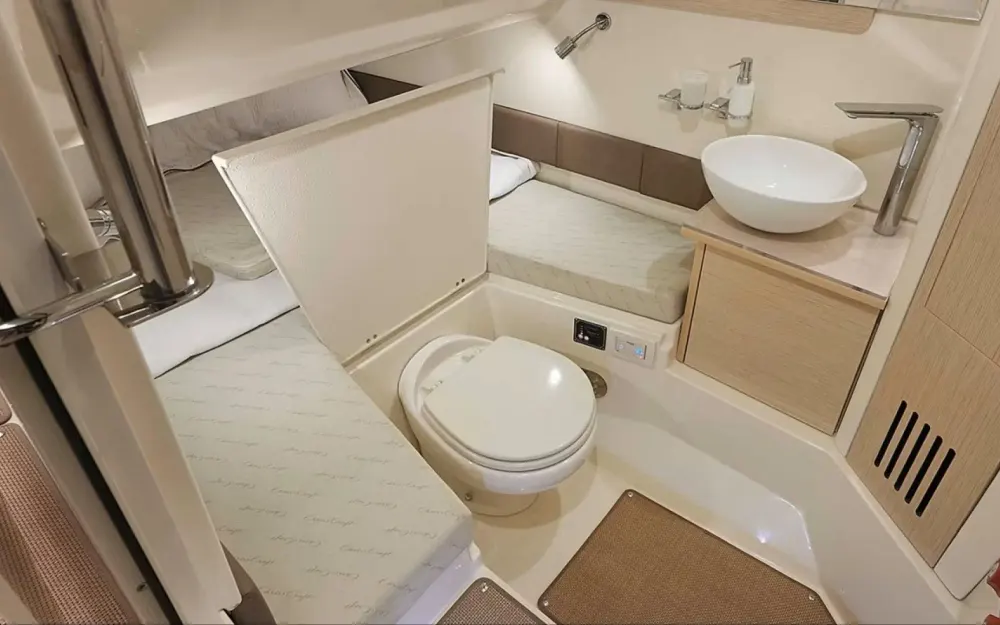 slider 12 Chris Craft Catalina 30