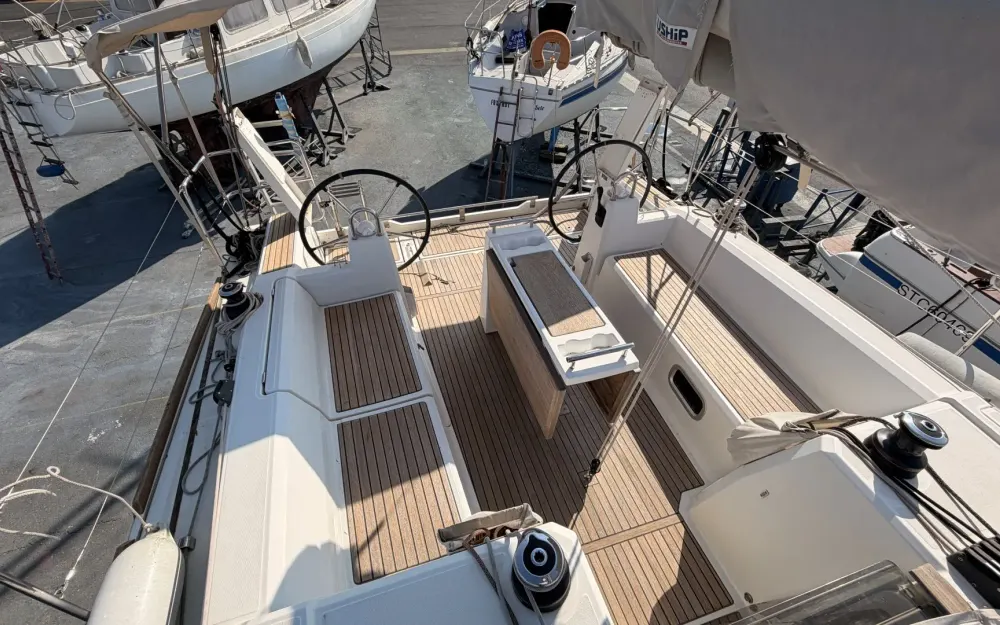 slider 18 Beneteau Oceanis 38.1