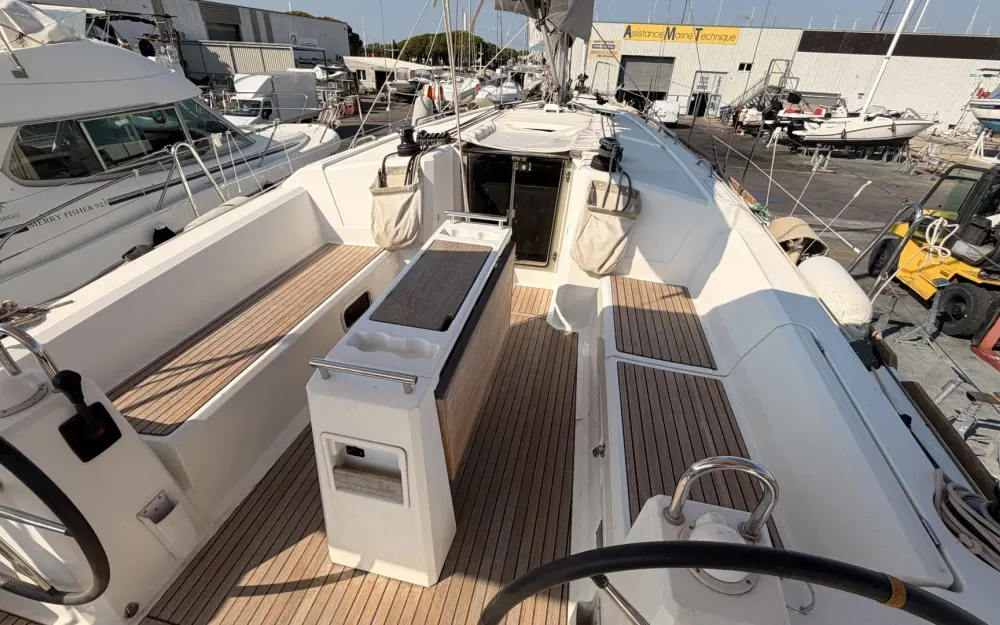 slider 1 Beneteau Oceanis 38.1