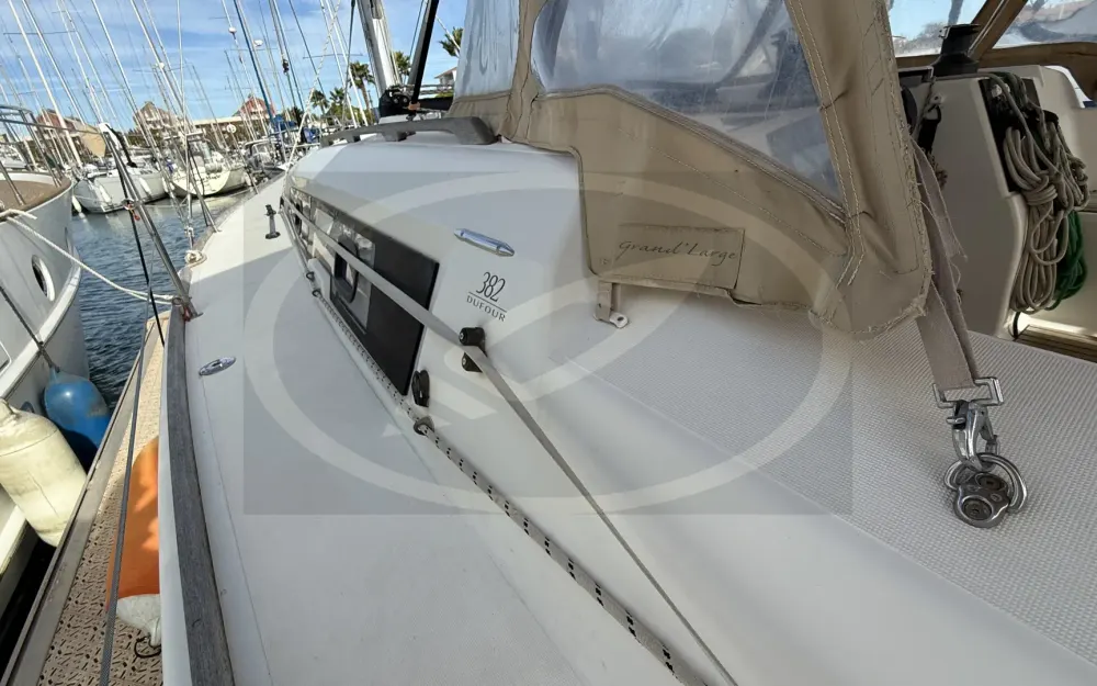slider 9 Dufour  382 Grand Large