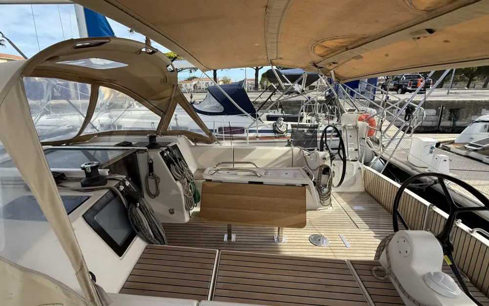 slider 3 Dufour  382 Grand Large