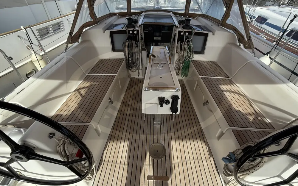 slider 4 Dufour  382 Grand Large