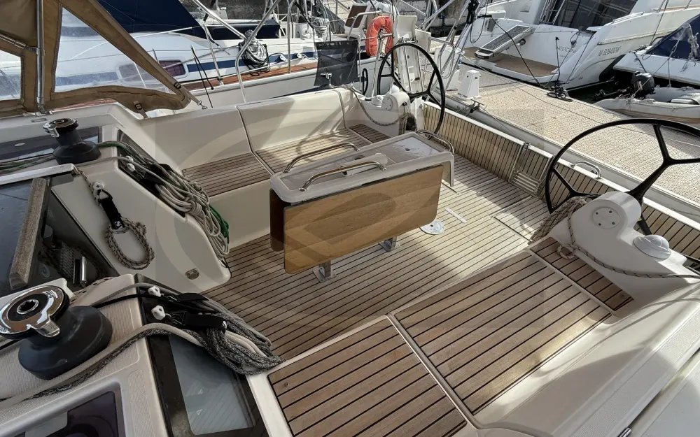 slider 5 Dufour  382 Grand Large
