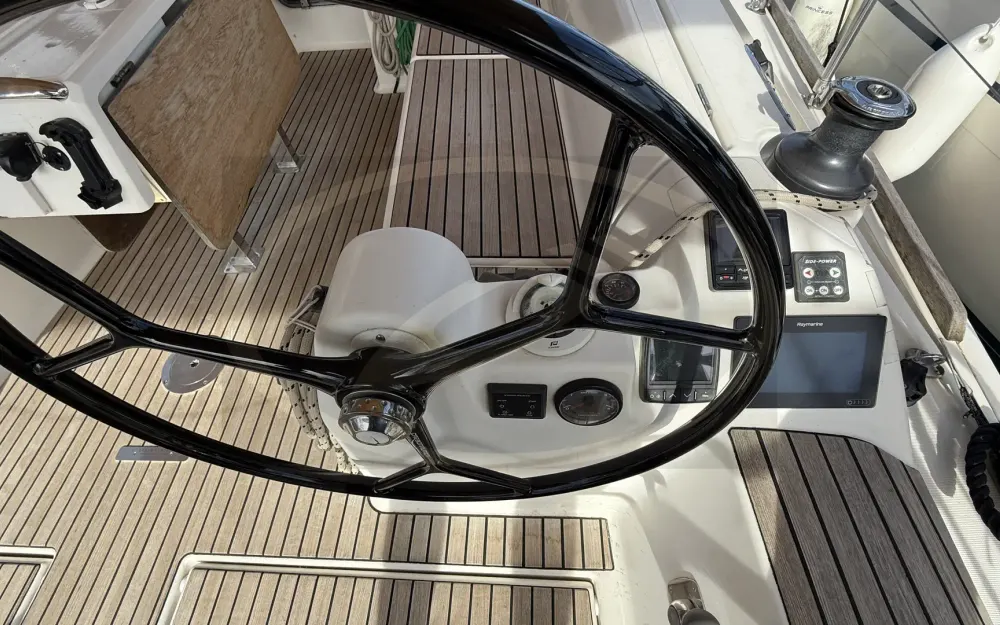 slider 7 Dufour  382 Grand Large