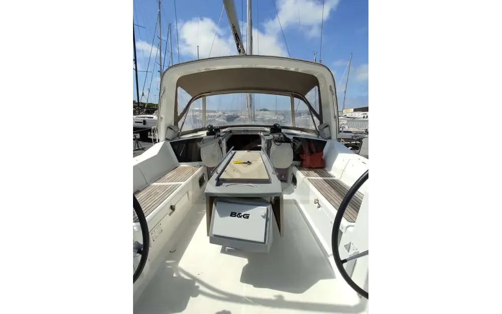 slider 4 Beneteau Oceanis 41.1