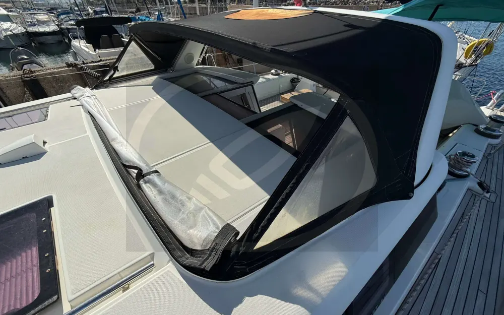 slider 17 Beneteau Sense 50