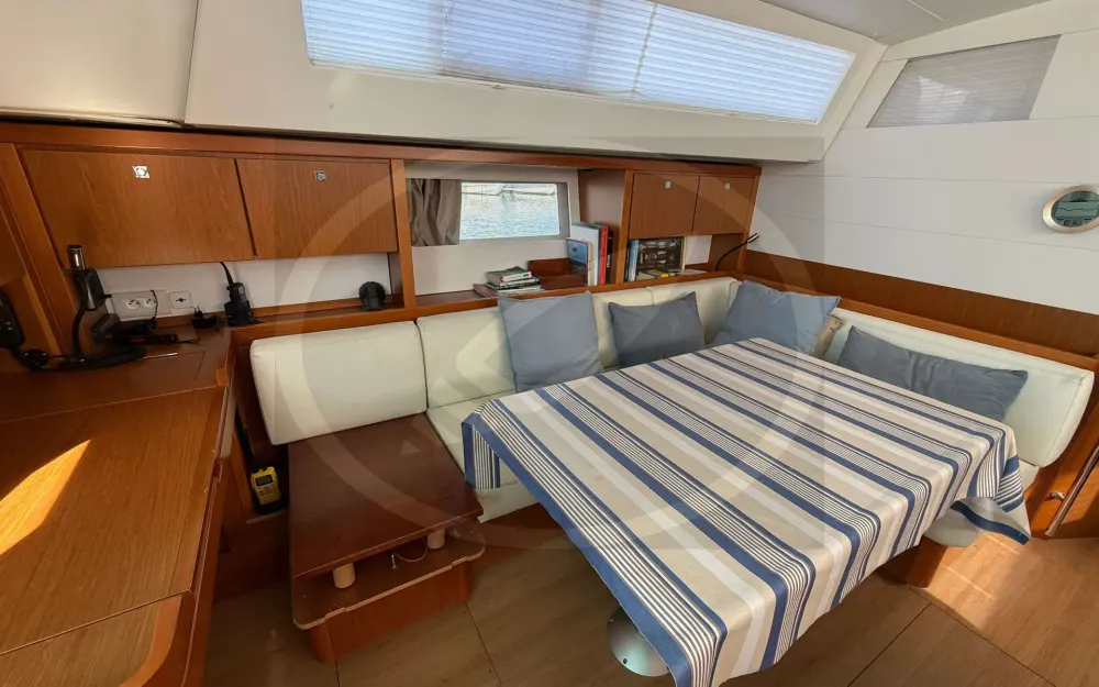slider 25 Beneteau Sense 50