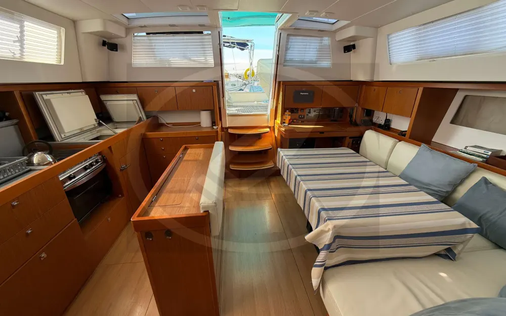 slider 27 Beneteau Sense 50