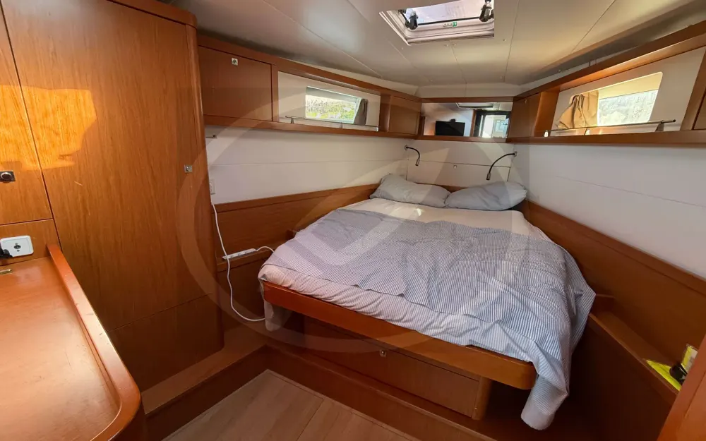 slider 34 Beneteau Sense 50