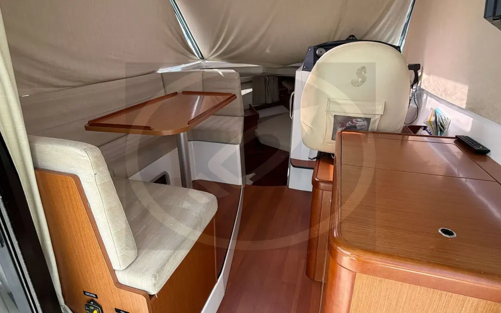 slider 1 Beneteau Antares 8.80