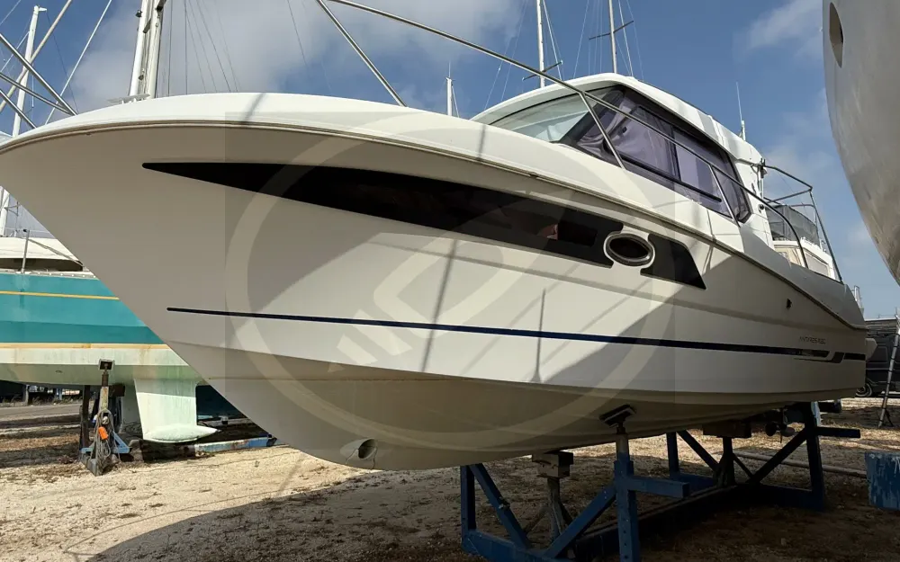 slider 3 Beneteau Antares 8.80