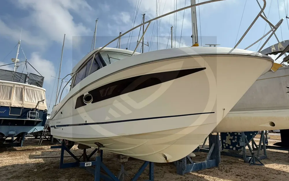 slider 4 Beneteau Antares 8.80