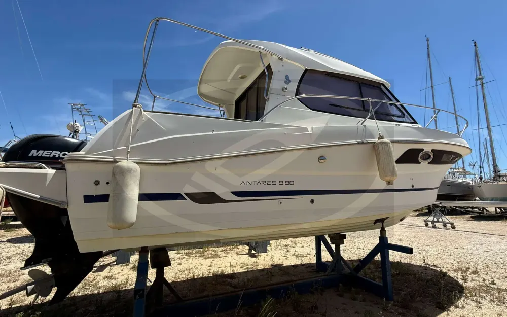 slider 6 Beneteau Antares 8.80
