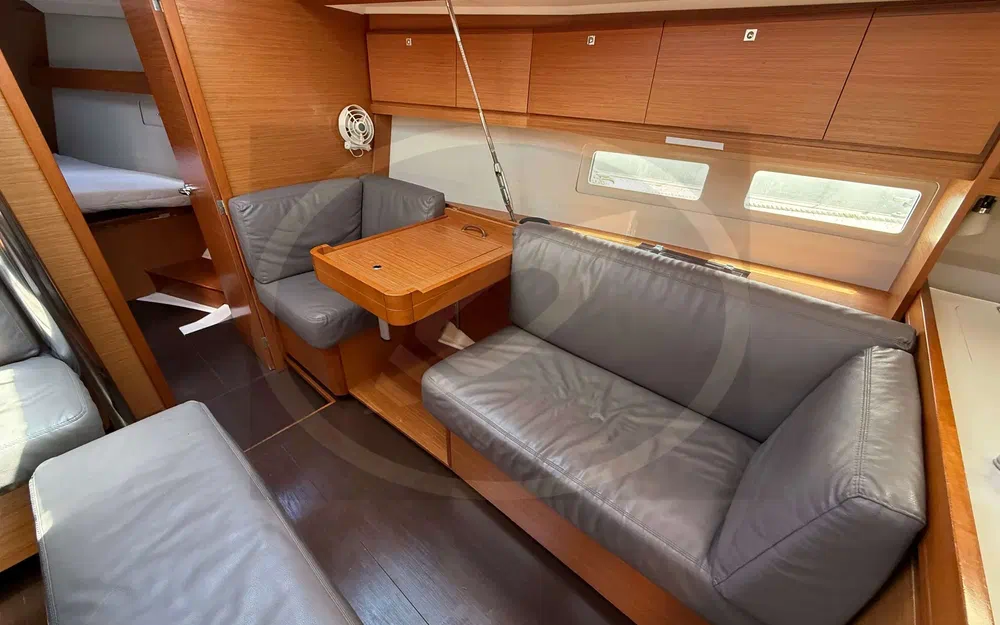 slider 18 Dufour 412