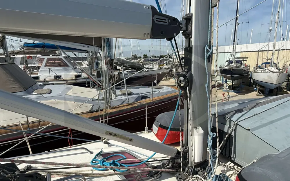 slider 11 Bavaria 42 cruiser
