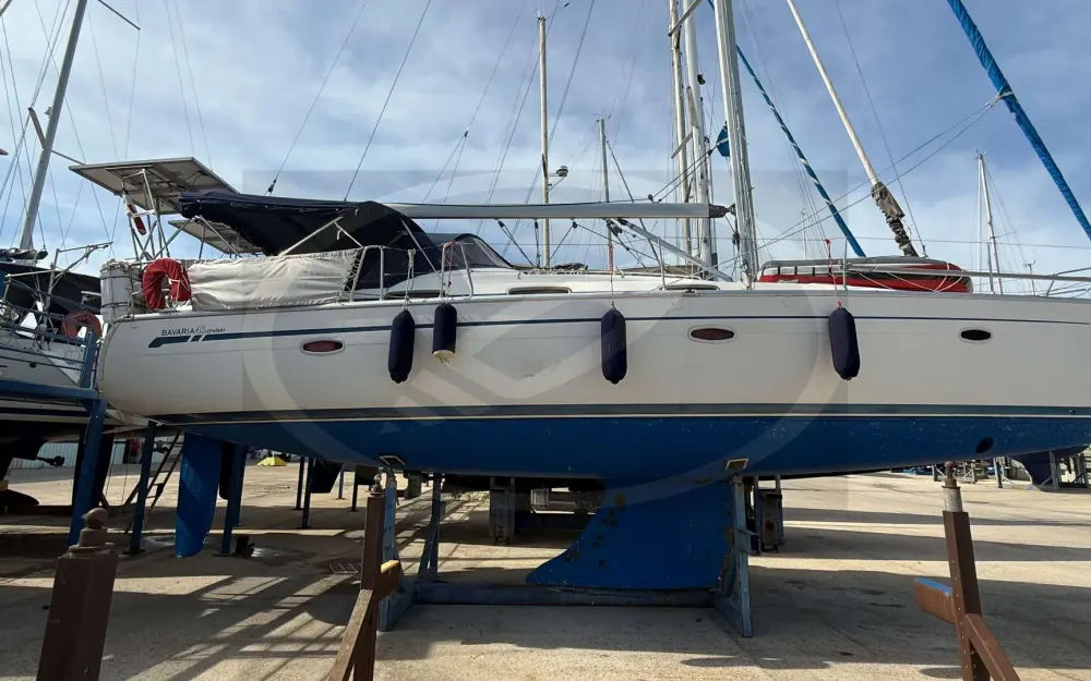 slider 1 Bavaria 42 cruiser