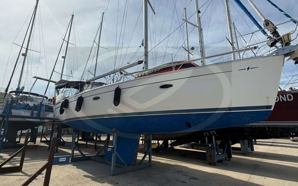 slider 2 Bavaria 42 cruiser