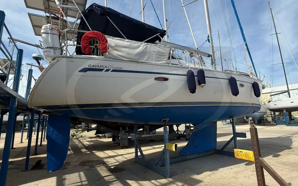 slider 3 Bavaria 42 cruiser