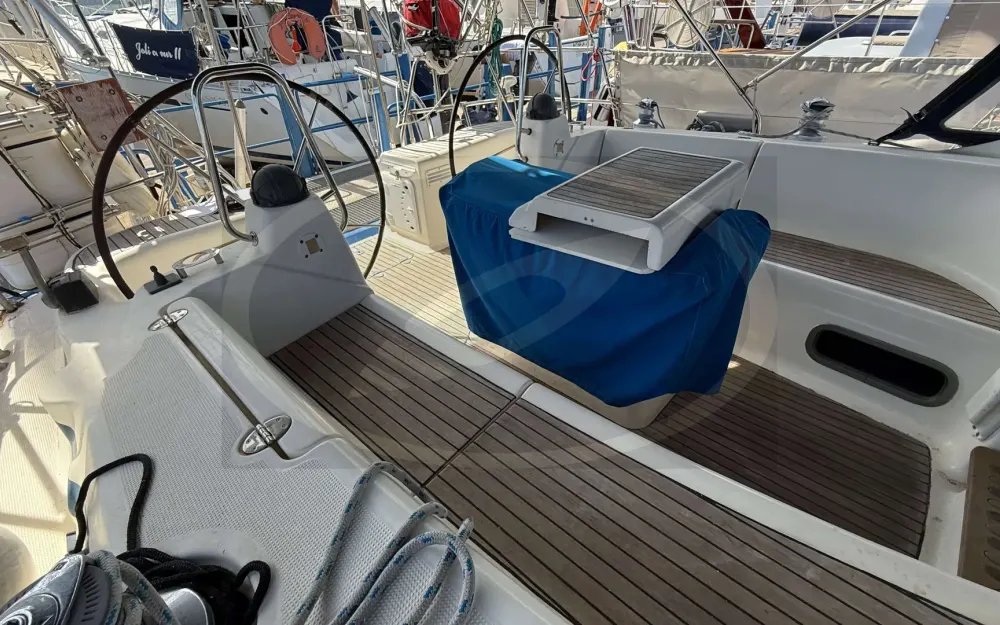 slider 5 Bavaria 42 cruiser