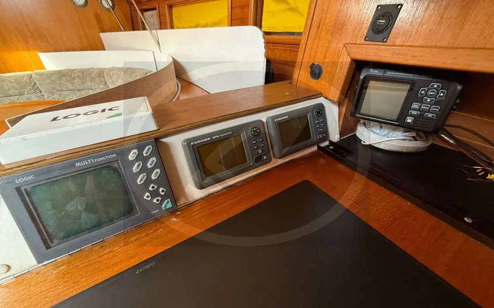 slider 32 Jeanneau Voyage 12.50