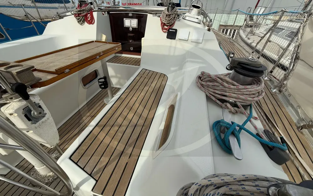 slider 4 Jeanneau Voyage 12.50