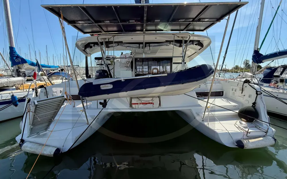 slider 2 Cnb Lagoon 42