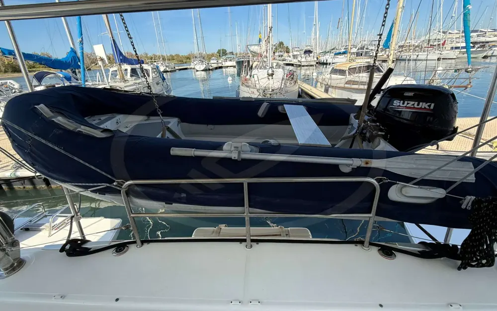 slider 8 Cnb Lagoon 42