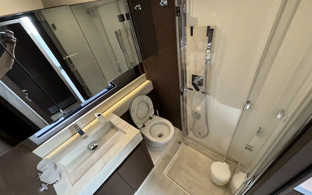 slider 10 Prestige Yachts 520 Fly