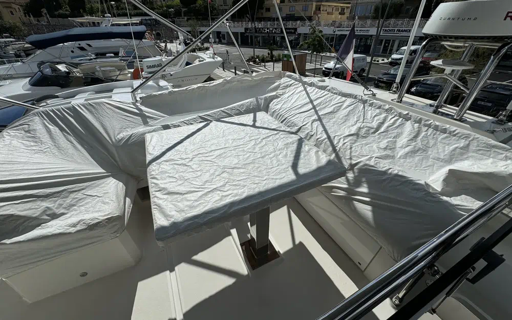 slider 26 Prestige Yachts 520 Fly