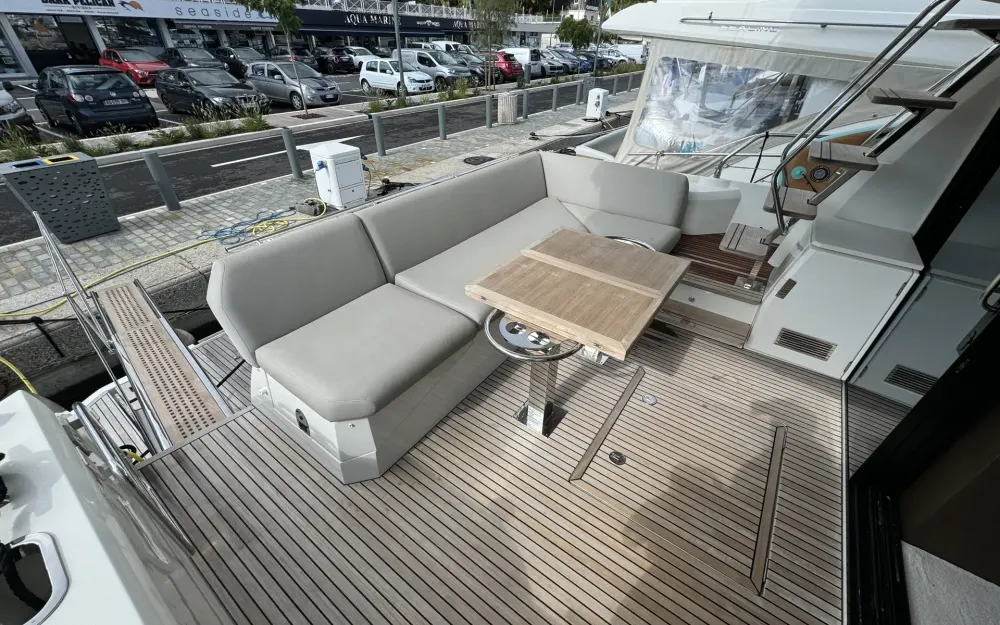 slider 3 Jeanneau Prestige 520Fly