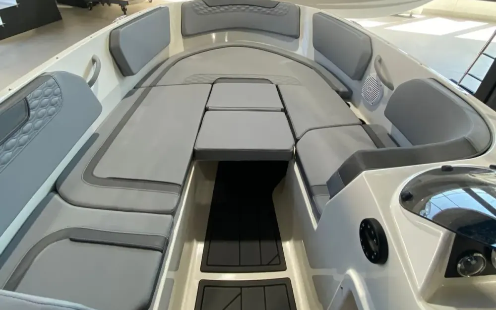 slider 10 Bayliner Element M15