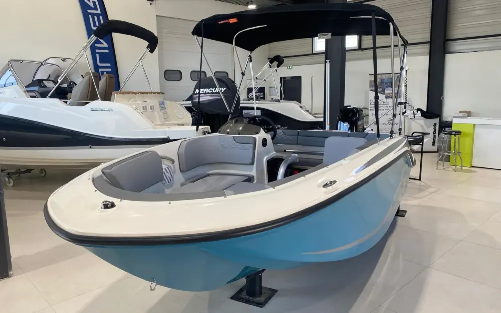 slider 1 Bayliner Element M15