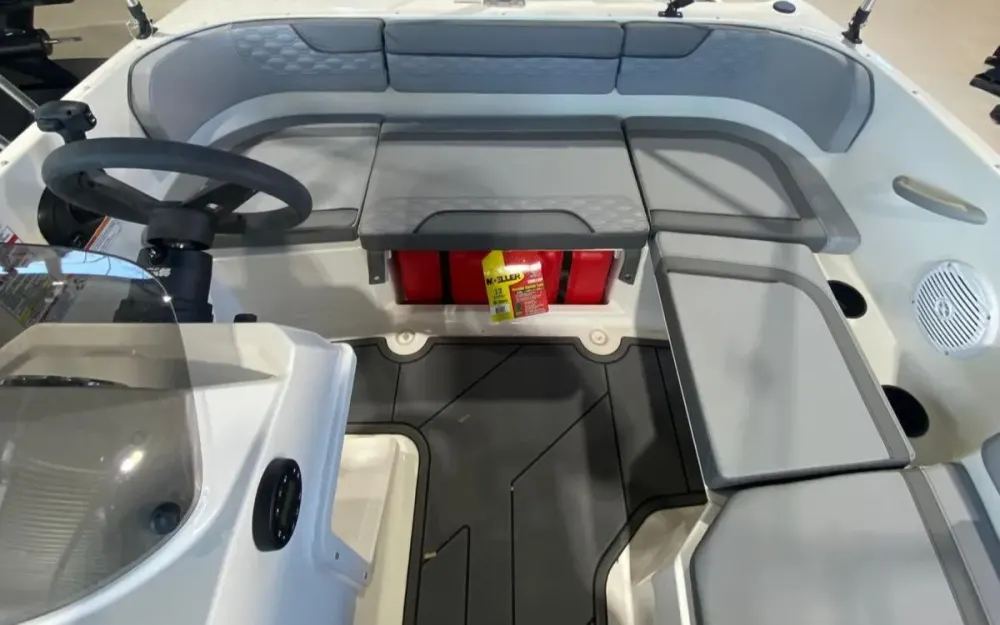 slider 7 Bayliner Element M15
