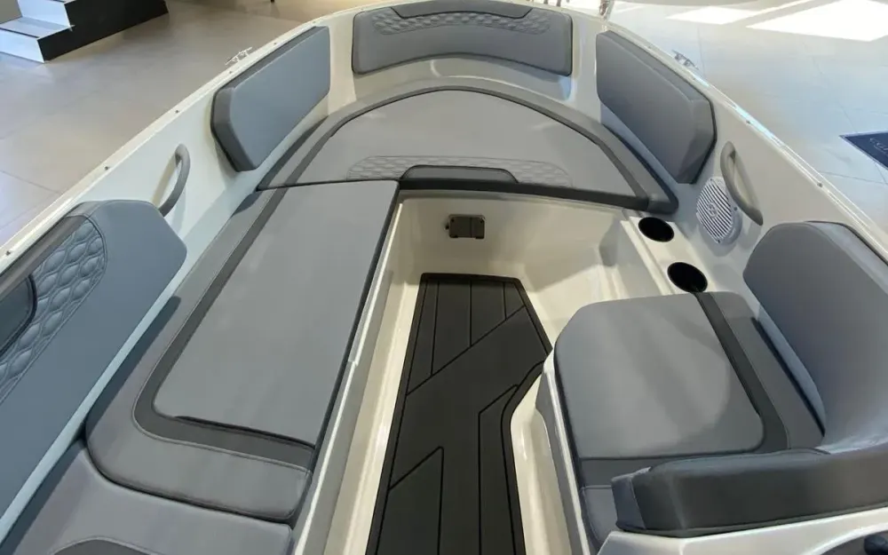 slider 12 Bayliner Element M15